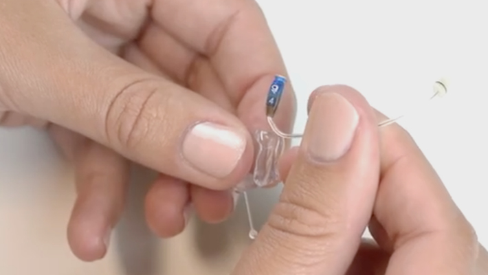 inserting-40-gain-receiver-in-earmold